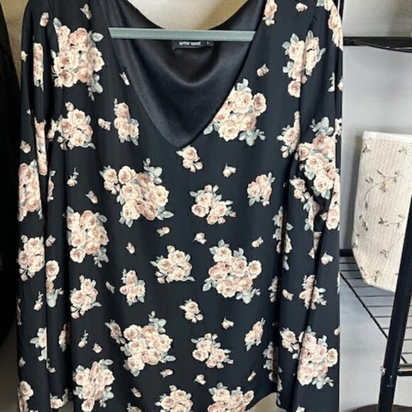 BUNDLE 3 FOR $18- Gypsy Rose Womens Large Black‎ Floral Top Back Cut Out - Picture 10 of 14